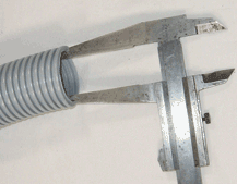 Schlauch vermessen mit Messschieber